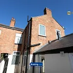 30Nights Reserve L 3 Bedroom Modern Apartment For 6 Guests In City Centre With Free Parking By Oak Stays Short Lets & Serviced Accommodatins
