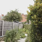 Room In Guest Room - Spacious Double Room In Leicester