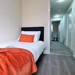 Modern New Build 3-Storey Home With Parking Near Leicester City Centre