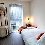 Modern New Build 3-Storey Home With Parking Near Leicester City Centre