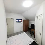 Double Ensuite Room Free Parking