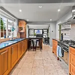 Inspira Stays - Stunning Large Modern House - 3-Car Driveway - Ps4 & Table Football - Huge Kitchen