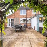 Inspira Stays - Stunning Large Modern House - 3-Car Driveway - Ps4 & Table Football - Huge Kitchen