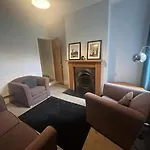 3 Bedroom House Close To City