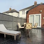 Contractors, Corporate Clients, Insurance Clients - Free Wi-Fi, Free Parking, Sleeps 8