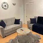 Hometel Digs Nice Comfy Apartment