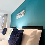Spacious 4 Bed For Large Groups And Contractors - Sleeps 7
