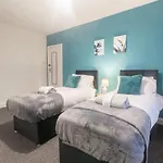 Spacious 4 Bed For Large Groups And Contractors - Sleeps 7