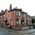 Beautiful, Entire Luxurious One Bedroom Flat