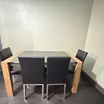 Sleeps 8 L 3 Bedroom L Last-Minute Specials L New Property L Elegant House Near City Center Sleeps 6 With Free Parking L By Zen Nights Short Lets & Serviced Accommodations