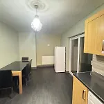 Sleeps 8 L 3 Bedroom L Last-Minute Specials L New Property L Elegant House Near City Center Sleeps 6 With Free Parking L By Zen Nights Short Lets & Serviced Accommodations