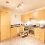 Cosy Ensuite Apartment, City Centre