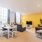 Spacious Apartment City Centre