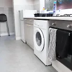 Cosy And Spacious 2 Bedroom House In Leicester