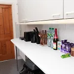 Cosy And Spacious 2 Bedroom House In Leicester