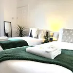 The Avenue Townhouse