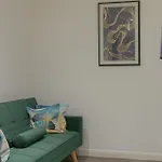 2Br-Sleeps5-Citycentre-Ws98