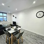 A&J Properties - 2 Bed Flat With Netflix&Disney