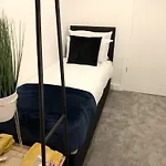 The Hughenden Townhouse / Free Parking / Wifi