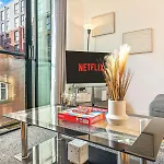 The City Suite- Comfy Blissful Getaway In Leicester City Centre L Samsung Smart Tv With Free Netflix High-Speed Wi-Fi