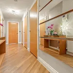 City Centre Luxury Penthouse With Balcony, Terrace & Free Parking