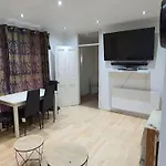 Cozy Room In Leicester