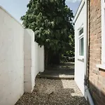 Beautiful Room In Leicester
