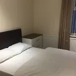 Comfortable Big Room In Leicester