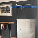 Hostel Log Cabin Sleeping Pods With Free Breakfast Parking Drinks