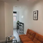 Cozy Central Double Suite - Free Gym!
