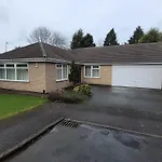 Bungalow - Sleeps 6 - Garden - Wheelchair Access