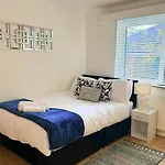 Bungalow - Sleeps 6 - Garden - Wheelchair Access