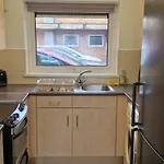 Ground 1 Bed Flat With A Garden
