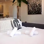 Stylish City Centre Apartment Leicester - Sleeps 4