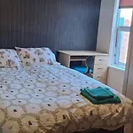 Room In Guest Room - Charming Leicester Guest Room With Shared Facilities