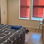 Room In Guest Room - Charming Leicester Guest Room With Shared Facilities