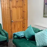 Cosy Leicester Apartment With 2 Bedrooms