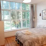 Spacious Apt With River Views And 5 Min Walk To City Center