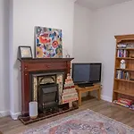 I\'M Your Host - Upperton Road Lodge