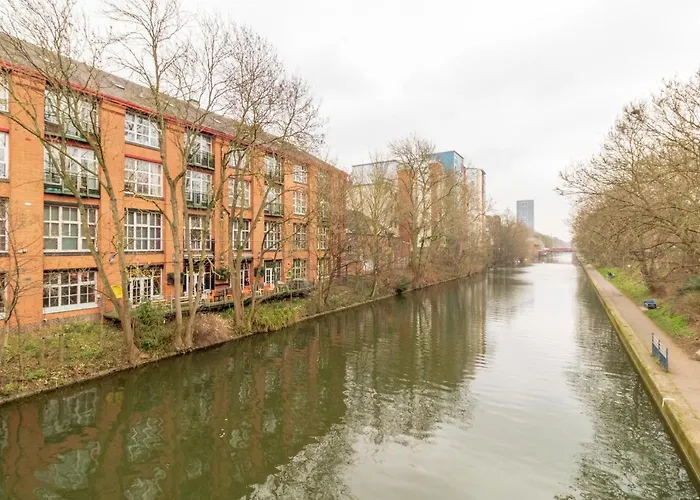 Spacious Apt With River Views And 5 Min Walk To City Center
