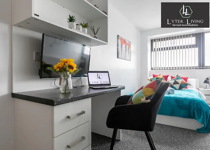 Studio Apartments By Lyter Living Desks & Wifi - Monthly Stays Available