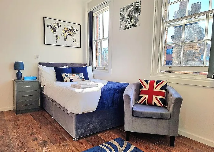 Modern Apt Near Train Station And Ideal For Long Stays
