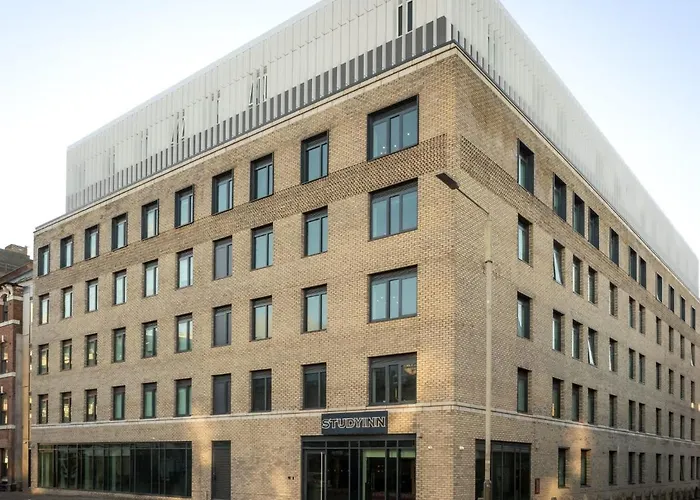 Chic Student Only Rooms At Reynard House
