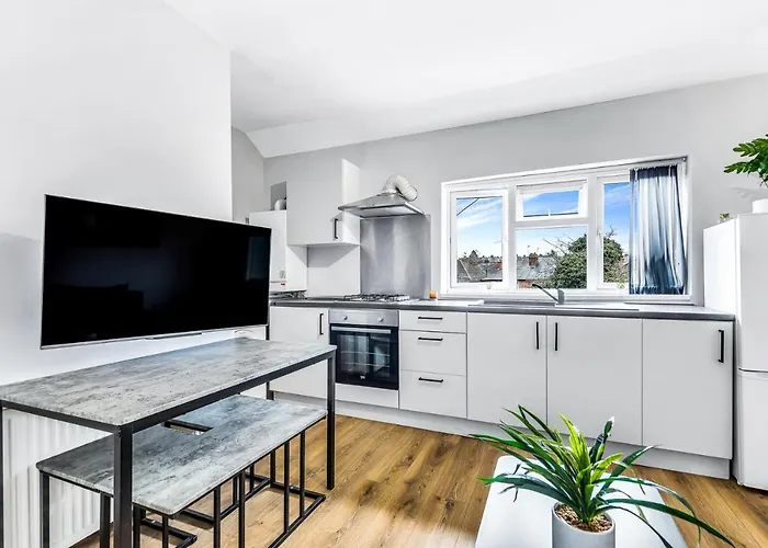 Superb 2 Bedroom Flat Le2, Sleeps Up To 5