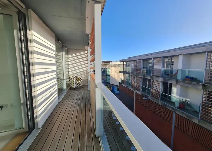 The Quad City Centre Apartment