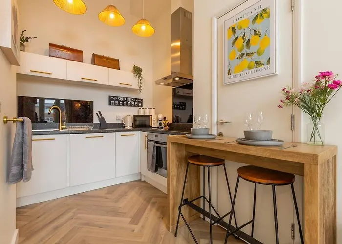 Stylish, Cosy City Centre Apartment - Free Parking