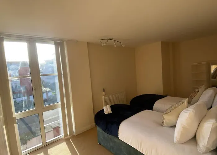 City Centre Free Parking And Wifi Sleeps 6