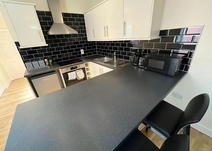 1 Bedroom Flat With Parking