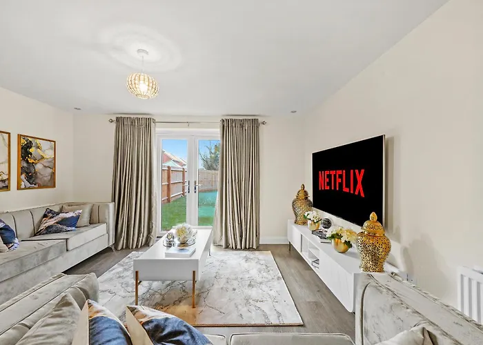 Beautiful 4 Bed In Leicester - Garden - Parking