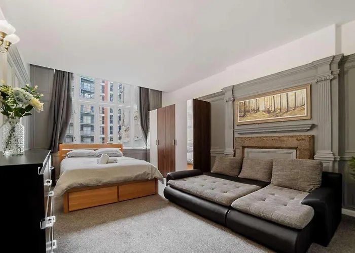 Spacious City Centre Apartment W/ Free Valet Parking